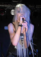 Taylor Momsen : taylor-momsen-1333648732.jpg