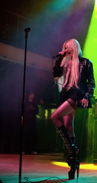 Taylor Momsen : taylor-momsen-1333906146.jpg