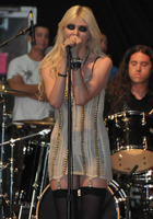 Taylor Momsen : taylor-momsen-1333906190.jpg