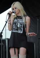 Taylor Momsen : taylor-momsen-1334072552.jpg