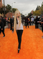 Taylor Momsen : taylor-momsen-1334171455.jpg