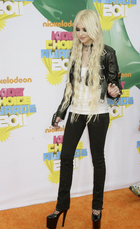 Taylor Momsen : taylor-momsen-1334171487.jpg