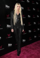 Taylor Momsen : taylor-momsen-1369506647.jpg