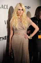 Taylor Momsen : taylor-momsen-1380382495.jpg