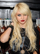 Taylor Momsen : taylor-momsen-1426529537.jpg