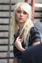 Taylor Momsen : taylor_momsen_1247032407.jpg