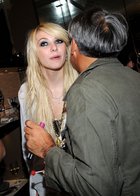 Taylor Momsen : taylor_momsen_1252852480.jpg