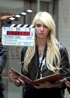 Taylor Momsen : taylor_momsen_1259974805.jpg