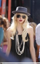 Taylor Momsen : taylor_momsen_1259974961.jpg