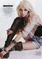 Taylor Momsen : taylor_momsen_1260513881.jpg