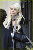 Taylor Momsen : taylor_momsen_1263941392.jpg