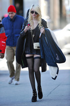 Taylor Momsen : taylor_momsen_1265914465.jpg