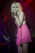 Taylor Momsen : taylor_momsen_1272246763.jpg