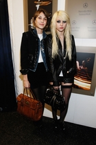 Taylor Momsen : taylor_momsen_1272259778.jpg