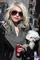 Taylor Momsen : taylor_momsen_1272259808.jpg