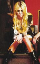 Taylor Momsen : taylor_momsen_1273368278.jpg