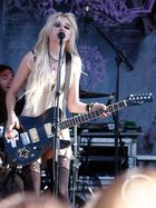 Taylor Momsen : taylor_momsen_1278979233.jpg