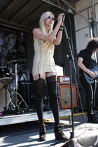 Taylor Momsen : taylor_momsen_1278982230.jpg