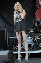 Taylor Momsen : taylor_momsen_1280511104.jpg