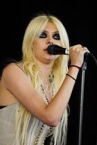 Taylor Momsen : taylor_momsen_1280629588.jpg