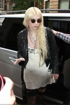 Taylor Momsen : taylor_momsen_1282583567.jpg