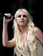 Taylor Momsen : taylor_momsen_1285175370.jpg