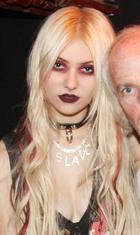 Taylor Momsen : taylor_momsen_1287820683.jpg