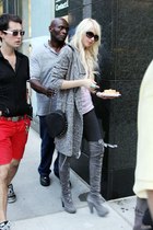 Taylor Momsen : taylor_momsen_1287931465.jpg