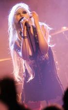 Taylor Momsen : taylor_momsen_1292091562.jpg