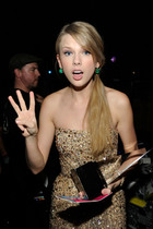 Taylor Swift : taylor-swift-1322077317.jpg