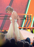 Taylor Swift : taylor-swift-1334340402.jpg