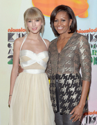 Taylor Swift : taylor-swift-1334340440.jpg