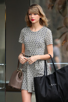 Taylor Swift : taylor-swift-1397143943.jpg