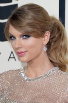 Taylor Swift : taylor-swift-1401206211.jpg