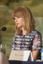 Taylor Swift : taylor-swift-1407945551.jpg