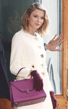 Taylor Swift : taylor-swift-1424260801.jpg