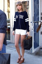 Taylor Swift : taylor-swift-1426020301.jpg