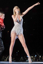 Taylor Swift : taylor-swift-1432414410.jpg