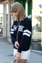 Taylor Swift : taylor-swift-1436722074.jpg