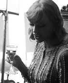 Taylor Swift : taylor-swift-1451800459.jpg