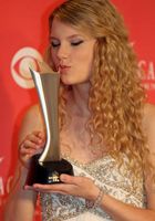 Taylor Swift : taylor_swift_1211242626.jpg