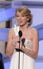 Taylor Swift : taylor_swift_1211242683.jpg