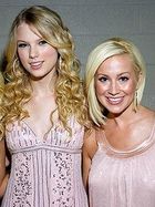 Taylor Swift : taylor_swift_1213572043.jpg