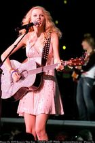 Taylor Swift : taylor_swift_1214593695.jpg