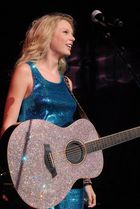 Taylor Swift : taylor_swift_1220124820.jpg