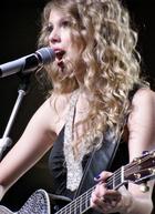 Taylor Swift : taylor_swift_1273958611.jpg