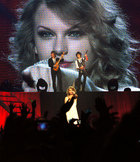 Taylor Swift : taylor_swift_1298142296.jpg