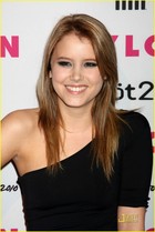 Taylor Spreitler : taylorspreitler_1283222625.jpg