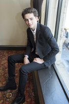 Timothee Chalamet : timothee-chalamet-1537117503.jpg