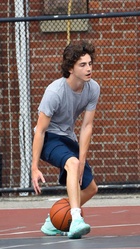 Timothee Chalamet : timothee-chalamet-1690308204.jpg